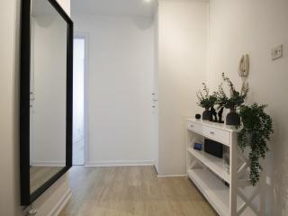 2BDR Flat RG1 - Free Open Parking - 1