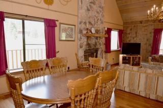 Artz Valley Cabin - WiFi - Satellite - Washer - Dryer - Wrap Around Deck - Wood Burning Fireplace - Secluded Setting - Red River - 5