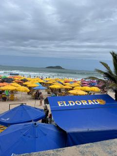 Apartamento pé na areia praia Tombo - Guarujá - 4