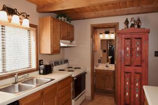 Aspen West 6 - Right Off Main Street - WiFi - Satellite - Smart TV - Washer - Dryer - Wood Burning Fireplace - Close to Copper C - 5