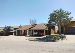 Golden Sunflower's Apt A - Lawton - 8