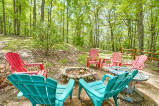Pet-Friendly Mathias Cabin Near Hunting and Fishing! - Mathias - 0