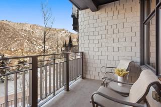 Capitol Peak B3317 - 7