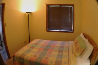 Aspen West Deluxe 4 - Pet Friendly - Right Off Main Street - WiFi - Cable - Washer - Dryer - Wood Burning Fireplace - Three Stor - Red River - 1