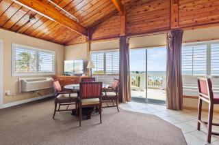 Oceanfront Inn Suite, Ocean and Inlet Views, King Bed, #12 - Fort Pierce - 7