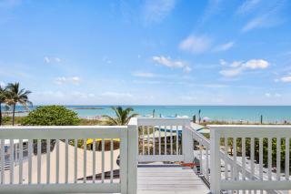 Oceanfront Inn Suite, Ocean and Inlet Views, King Bed, #12 - Fort Pierce - 6