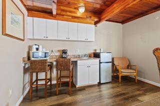 Fort Pierce Oceanfront Inn- Suite- King Bed #6 - Fort Pierce - 8