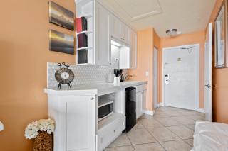 Ocean View Hotel Room with Balcony- 2 Full Beds #24 - Fort Pierce - 8