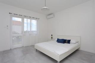 Apartments with parking space Trogir - 23205 - 1