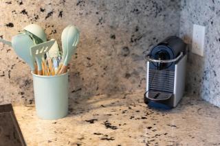 RentX Downtown 2-Bed Suite Gym WiFi - 1