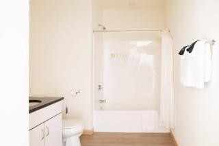 Walker's Point Studio with Gym and Balcony - 3