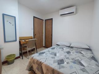 Confortable y Central Habitación a una cuadra de la Playa 10A - 3