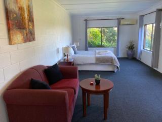 Lavender House - Booroobin - 4