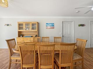 Spacious 4-Bed Home 2-Min to the Beach - Broulee - 7