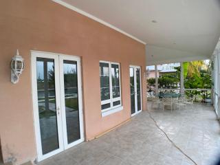 Pretty Bahama Style Home on Crystal Clear Canal - 4