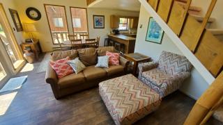 Beaver Lodge on the River - On the River - Near Copper Chair Lift - WiFi - Cable - Walk to Main Street - Grill - Wood Burning Fi - Red River - 8