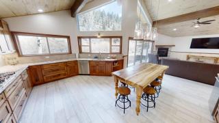 Blue Heaven - On the River - Fireplace - WiFi - Washer - Dryer - Red River - 1