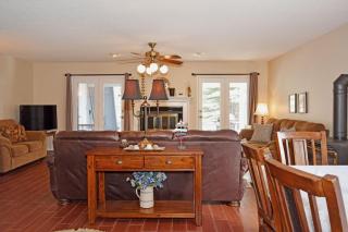 By the River - On The River - WiFi - Cable - Washer - Dryer - Wood Burning Fireplace - Covered Back Deck - Red River - 3