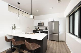 Flexhome Brady District 1BR Apt E5 - Milwaukee - 4