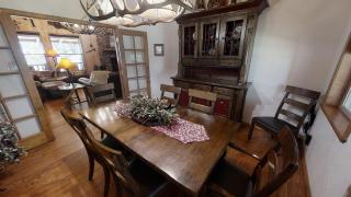 Big Elk Horn Lodge- Pet Friendly - WiFi - On the River - Fireplace - Game Room - 4