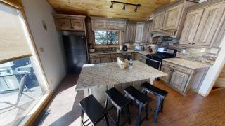 Caribel Trail Lodge - Hot Tub - Grill - Satellite - WiFi - Washer - Dryer - Garage Access - Red River - 6