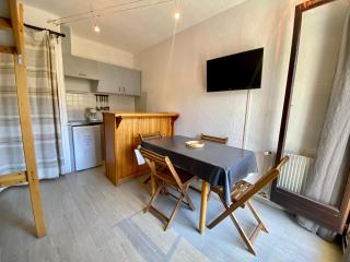 Studio cabine 21m², 5 pers, balcon, animaux admis, parking, proche commerces - FR-1-758-28 - Les Angles - 8