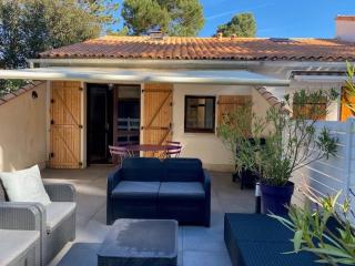 Maisonnette de Vacances à 200m de la Plage avec Terrasse à Saint-Georges-de-Didonne - FR-1-550-84 - Saint-Georges-de-Didonne - 0