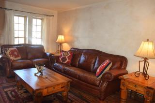 Claim Jumper Townhouse 16 - On The River - Across from the Fishing Ponds - In Town - Near The Ski Area - Fireplace - WiFi - Sate - Red River - 8