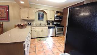 Claim Jumper Townhouse 22 - On The River - Across from the Fishing Ponds - In Town - Near The Ski Area - Fireplace - WiFi - Sate - Red River - 6