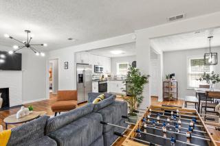 Secluded 3 Bedroom 10 Minutes to Atlanta Airport Self Check In - Atlanta - 0