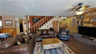 Dream Catcher - Pet Friendly - On the River - WiFi - Satellite - Washer - Dryer - Wood Burning Fireplace - Fire Pit - Red River - 0