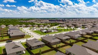 Luxe Living - 3 Bedroom 2 Bath - Oak Point - 5