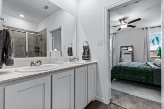 Luxe Living - 3 Bedroom 2 Bath - 3