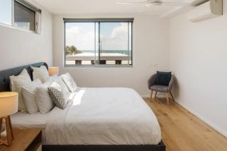 Bright Stylish Kings Beach Apartment - Caloundra - 9