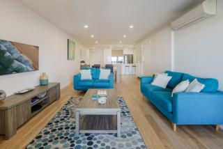 Bright Stylish Kings Beach Apartment - Caloundra - 6