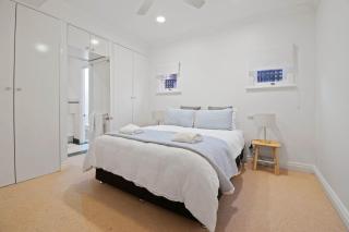 The Hideaway - Charming Cottage, Entertaining Area - 8