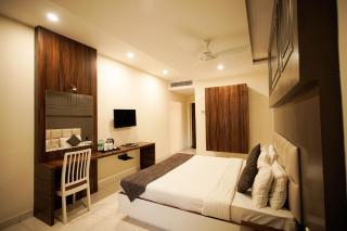CLIFF EMBASSY BANQUET AND SUITEs - Shimoga - 4