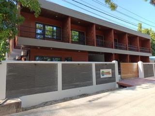 Yogu's Woodside - - 0