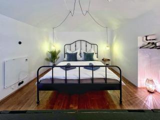 WOW MiniLoft, near Wenceslas Square, city centre, fast wifi - Prague - 1