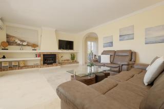 Villa Piña - A retreat among palm trees, with a private pool and barbecue in Elviria, Marbella - Marbella - 3