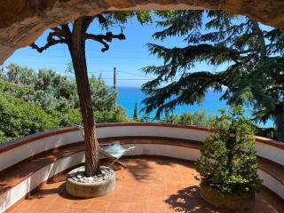 Villa Spaziosa con vista mare - 1