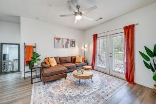 Boho Bliss w Salt Pool Nr Fern Beach, ARPT, DTWN - 5