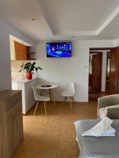 Suzana Garden - Venus - 5