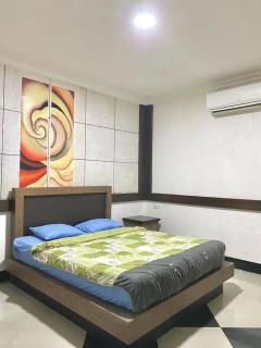 Allisa Motel - - 2
