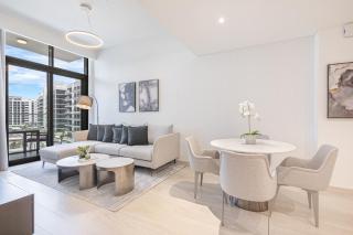 Charming 2BR Home with Elegant Interior - Dubai - 3
