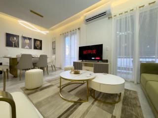 Beyond Hospitality-Modern 3 Bedroom Apt - Atene - 0