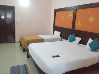 GRAND JP INN Near 2 km from Gundlupet bus stand - Gundlupet - 4