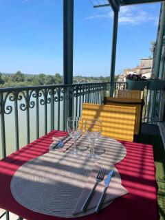 CÔTE GARONNE le BALCON DES DAMES -hôtel et restaurant- Tonneins Fauillet Marmande - vue panoramique bord de Garonne chambres climatisées - Tonneins - 8