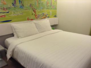 FX INN Kaohsiung Zhonghua Road Branch - 2