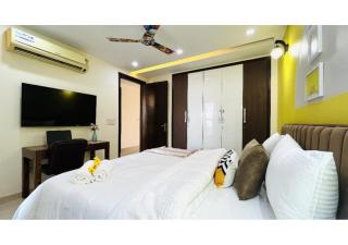 BluO 3BHK - Defence Colony - Balcony, Lift - New Delhi - 1